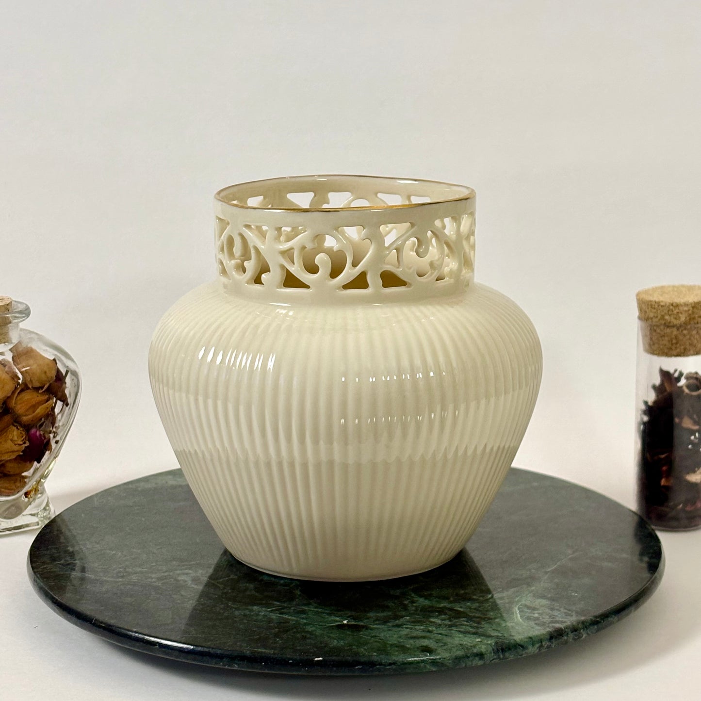 Lenox Tracery Vase ~ Vintage |⋆˙⟡ |  Ivory Porcelain with 24K Gold Rim & Pierced Openwork Top