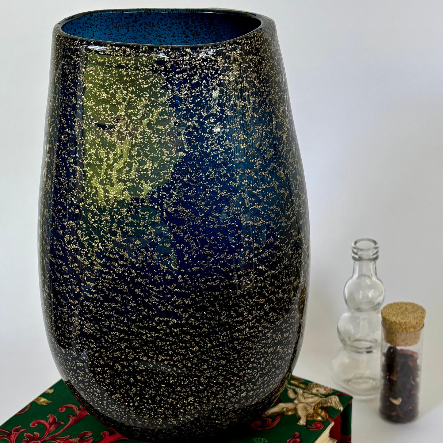 Vintage Hand-Blown Navy Blue & Gold Flake Glass Vase |⋆˙⟡ | Murano Style