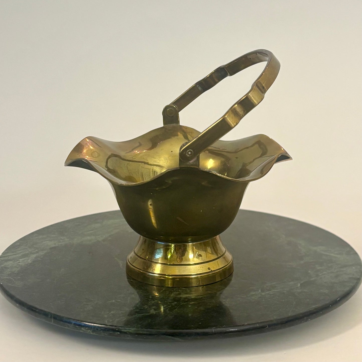 Vintage Interpur Brass Basket Bowl  |⋆˙⟡ |  Scalloped Pedestal Dish with Handle / Made in Taiwan