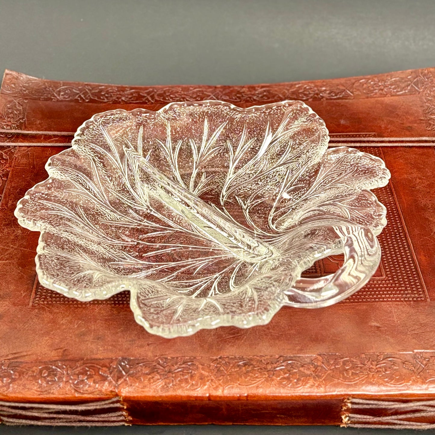 Indiana Glass Pebble Leaf Serving Dish, Vintage |⋆˙⟡ | Clear Glass Cabbage Leaf Relish Tray