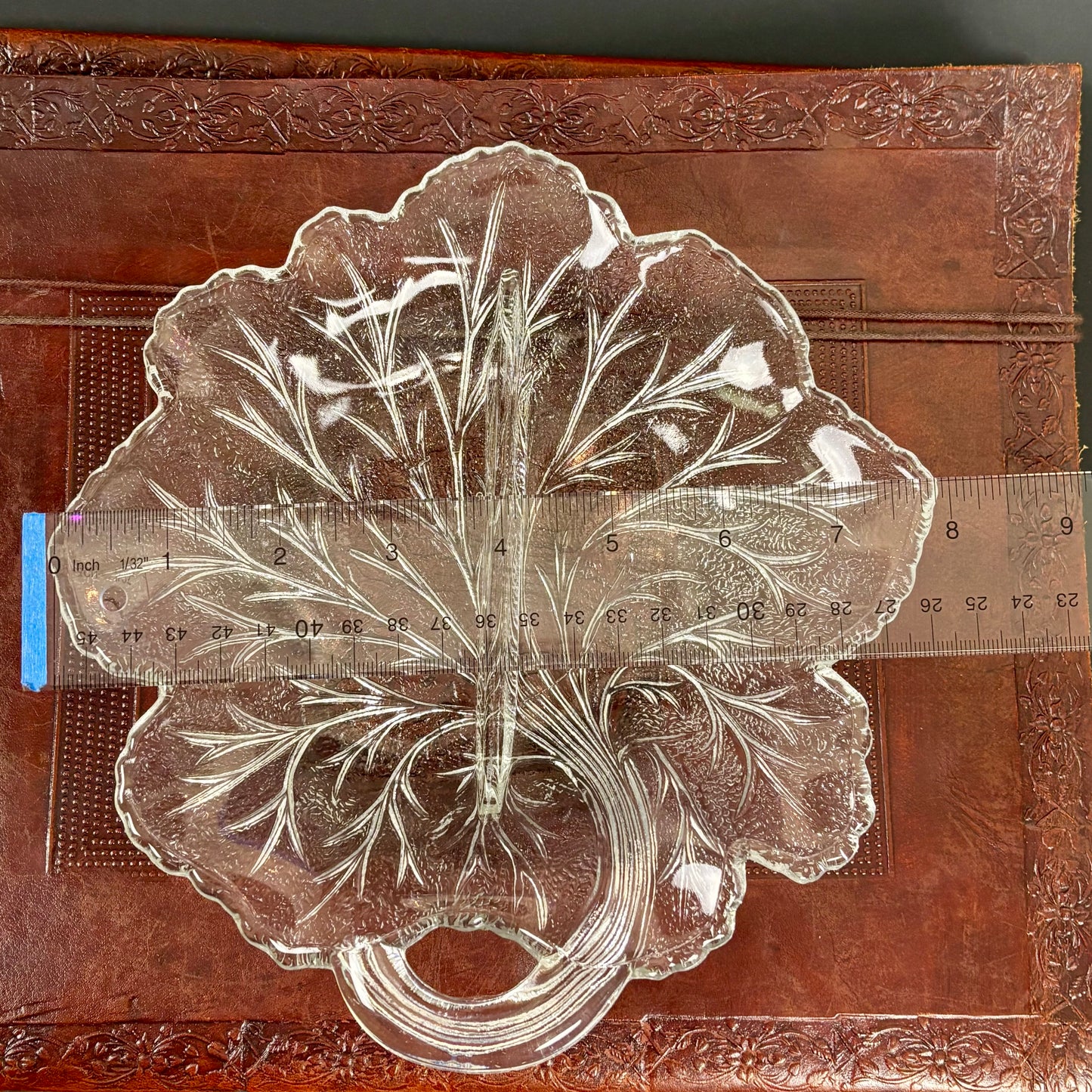 Indiana Glass Pebble Leaf Serving Dish, Vintage |⋆˙⟡ | Clear Glass Cabbage Leaf Relish Tray