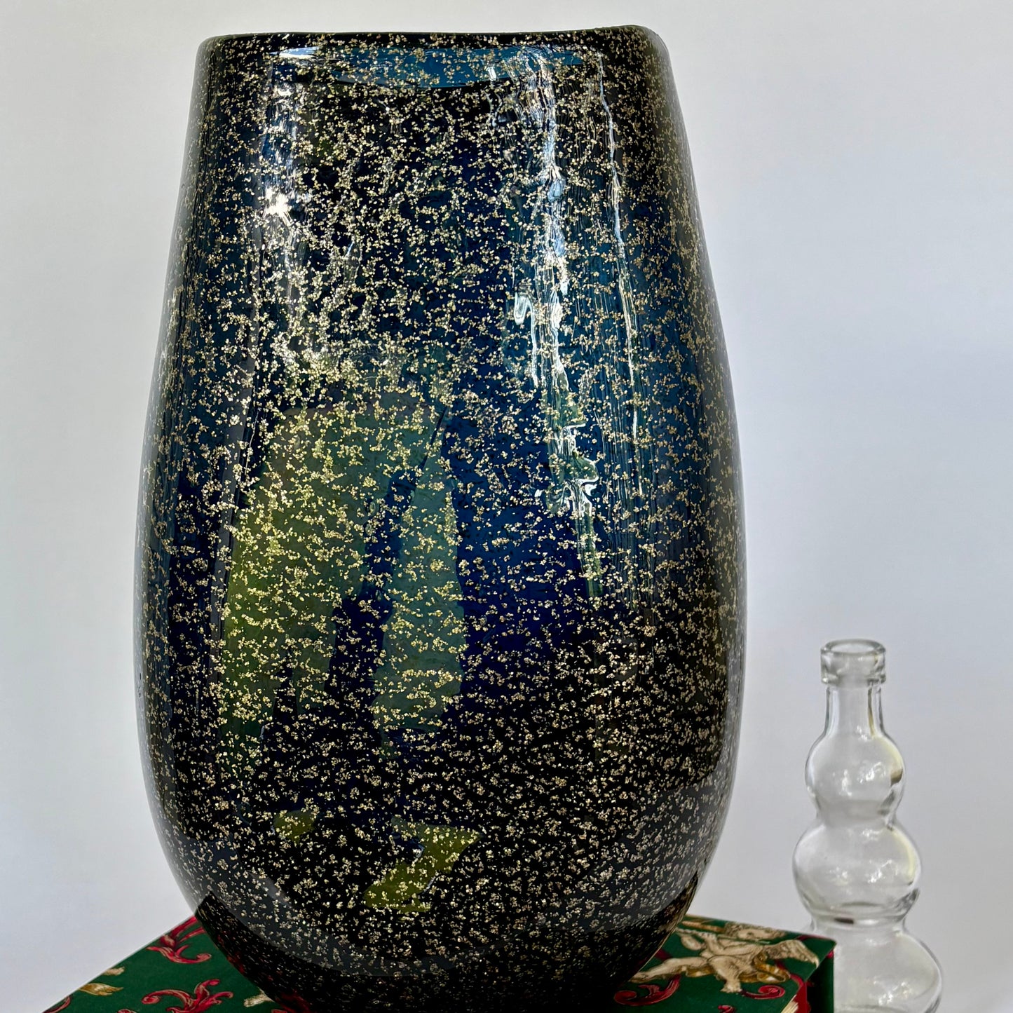 Vintage Hand-Blown Navy Blue & Gold Flake Glass Vase |⋆˙⟡ | Murano Style