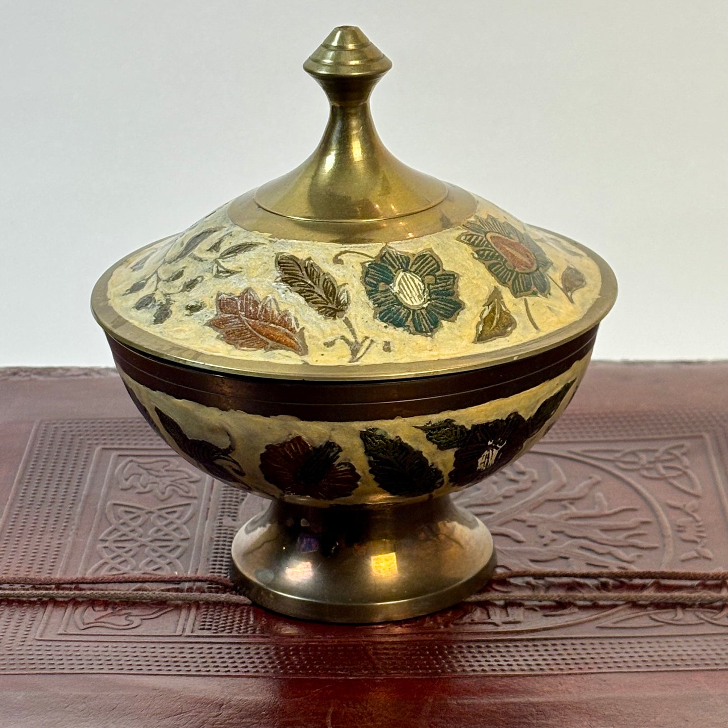 Vintage Floral Brass Tone Pedestal Trinket Dish with Lid |⋆˙⟡ | Made in India