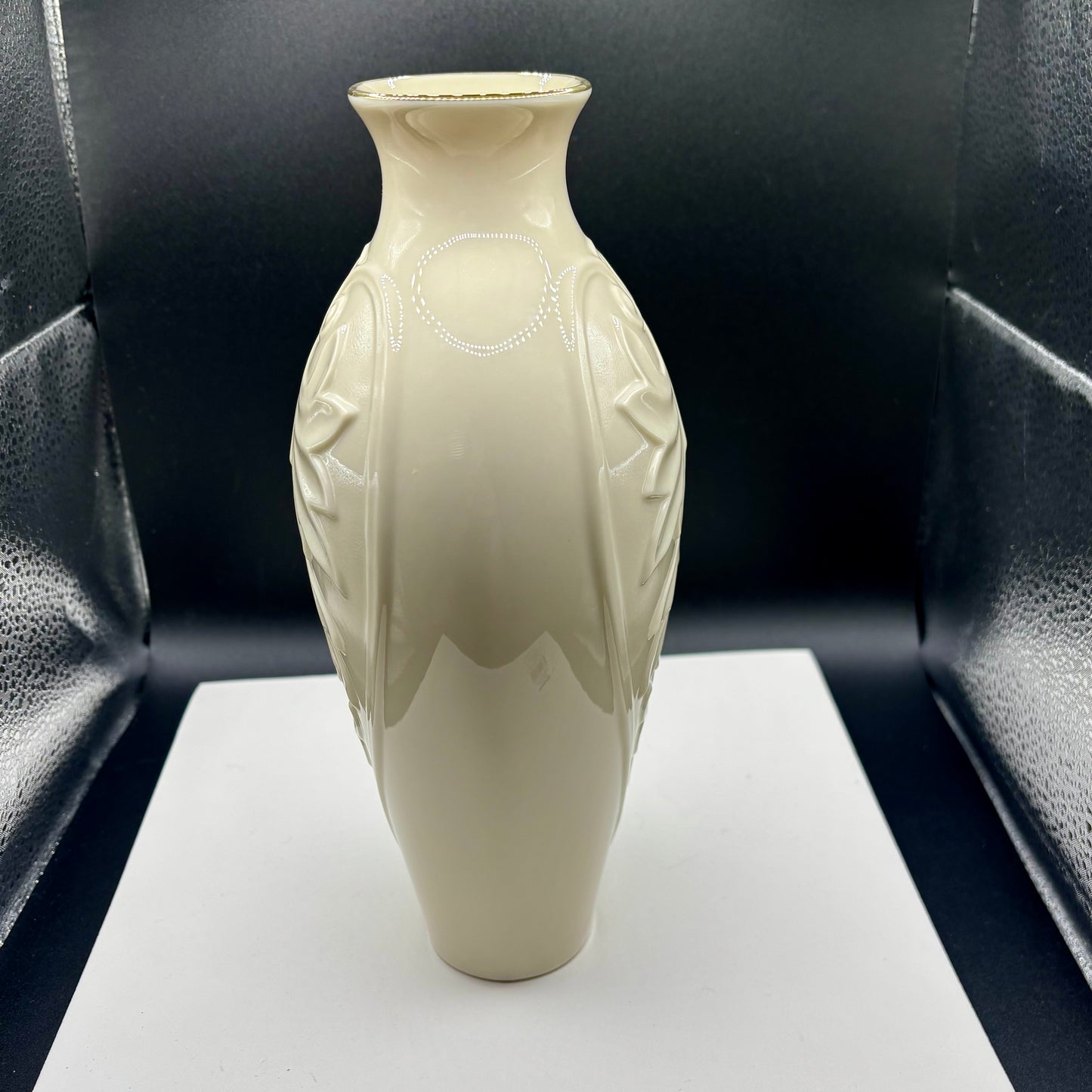 Lenox Ivory Porcelain Vase ⋆˙⟡ Gold Trim